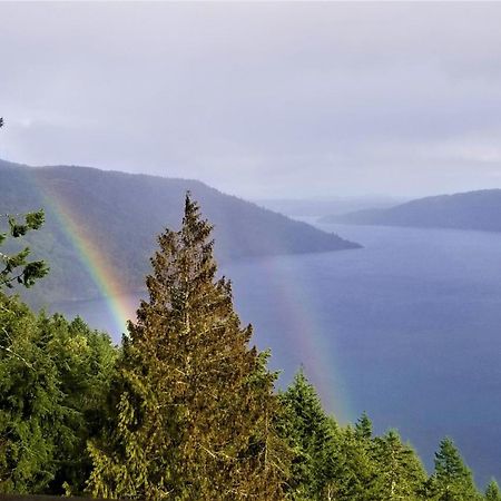 Moon Water Lodge Malahat Exterior photo