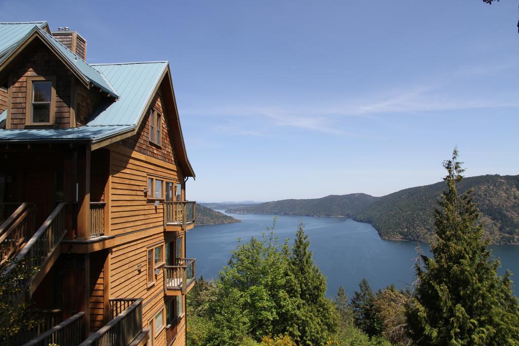 Moon Water Lodge Malahat Exterior photo