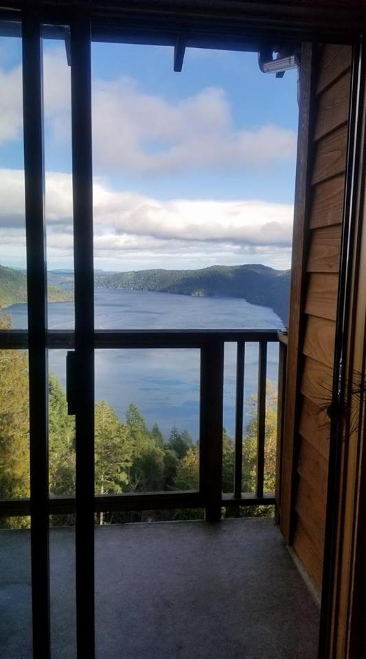 Moon Water Lodge Malahat Exterior photo
