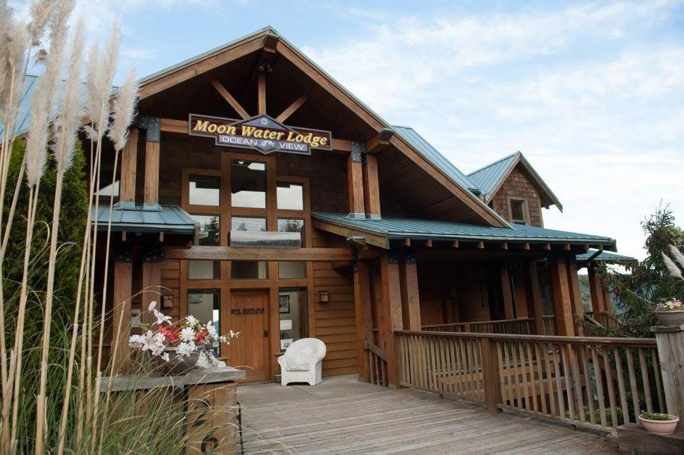 Moon Water Lodge Malahat Exterior photo