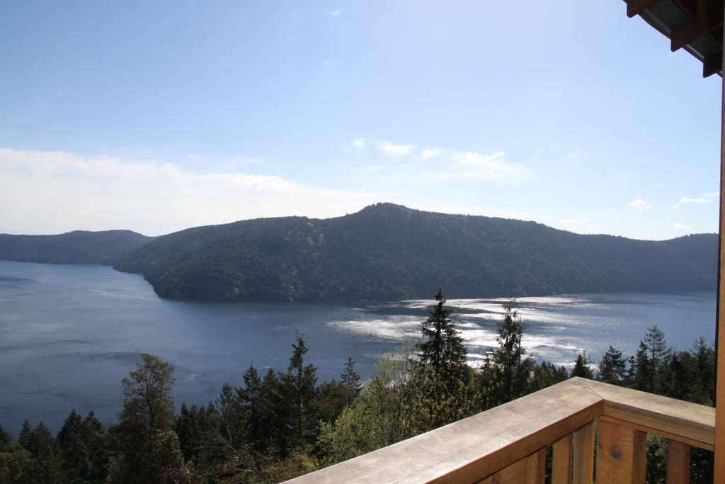 Moon Water Lodge Malahat Room photo