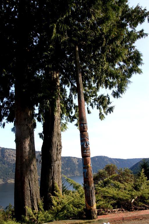 Moon Water Lodge Malahat Exterior photo