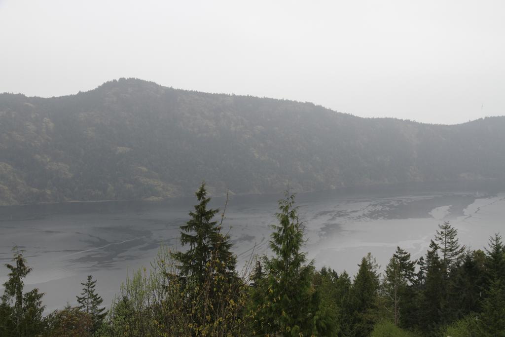 Moon Water Lodge Malahat Room photo